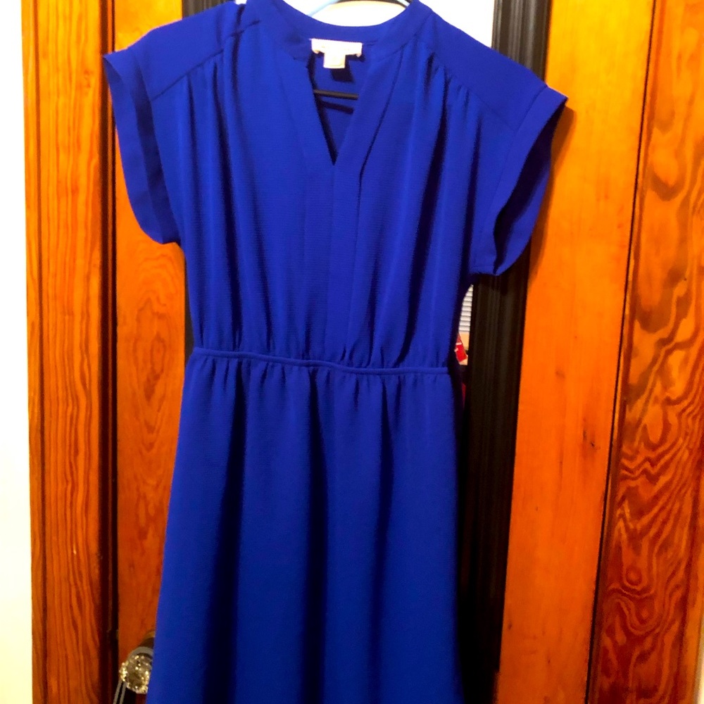 Pretty blue dress! MONTEAU LA!! I would say it runs a little bit small.